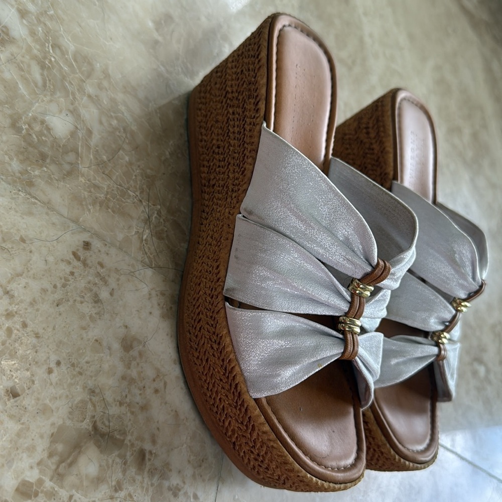 Italian Shoemakers Amayra Wedge Sandal in Sparkly White - Picture 7 of 7